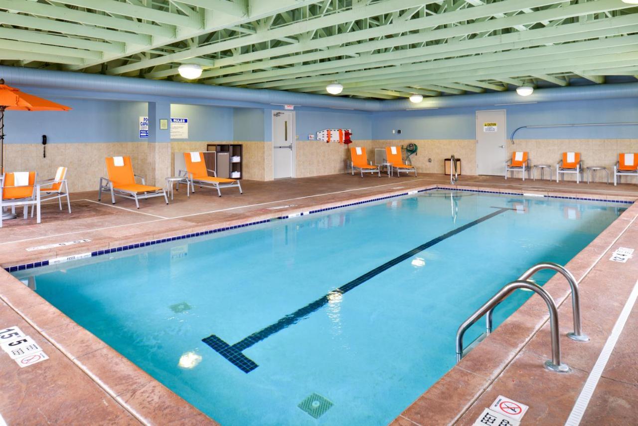 Holiday Inn Express Rochester - University Area By Ihg Exterior foto