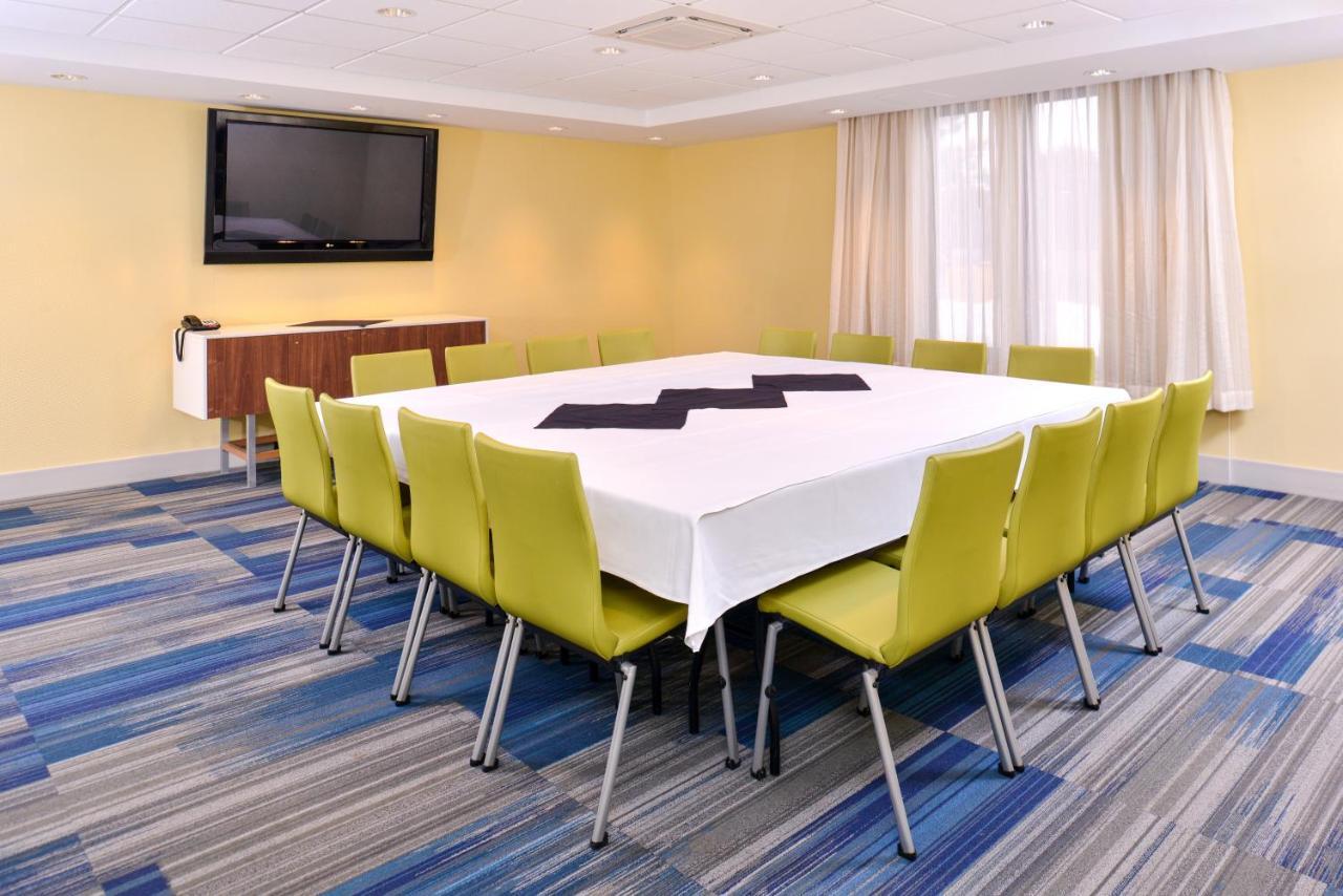 Holiday Inn Express Rochester - University Area By Ihg Exterior foto